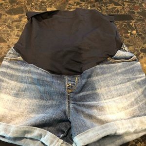 Target maternity shorts